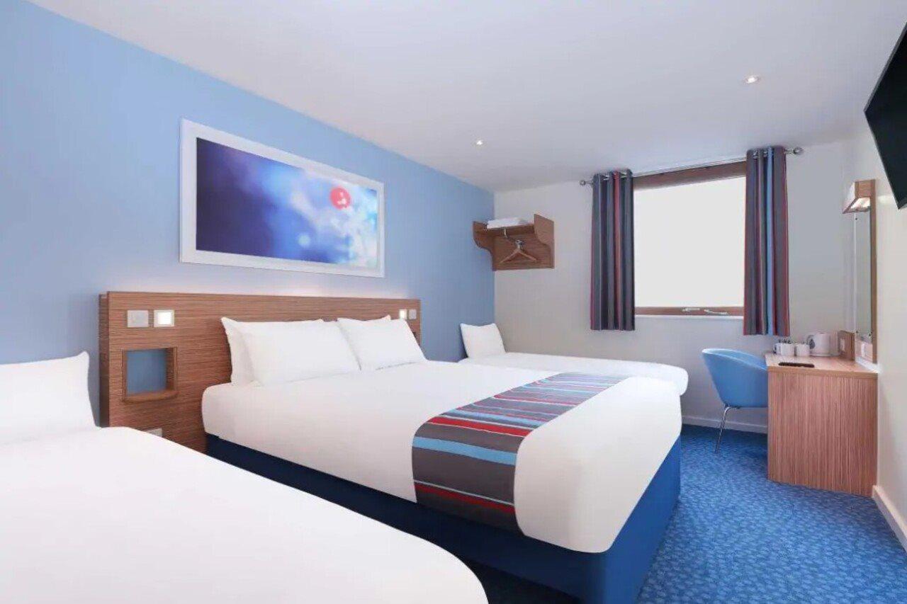 Travelodge Bracknell Central Exterior foto